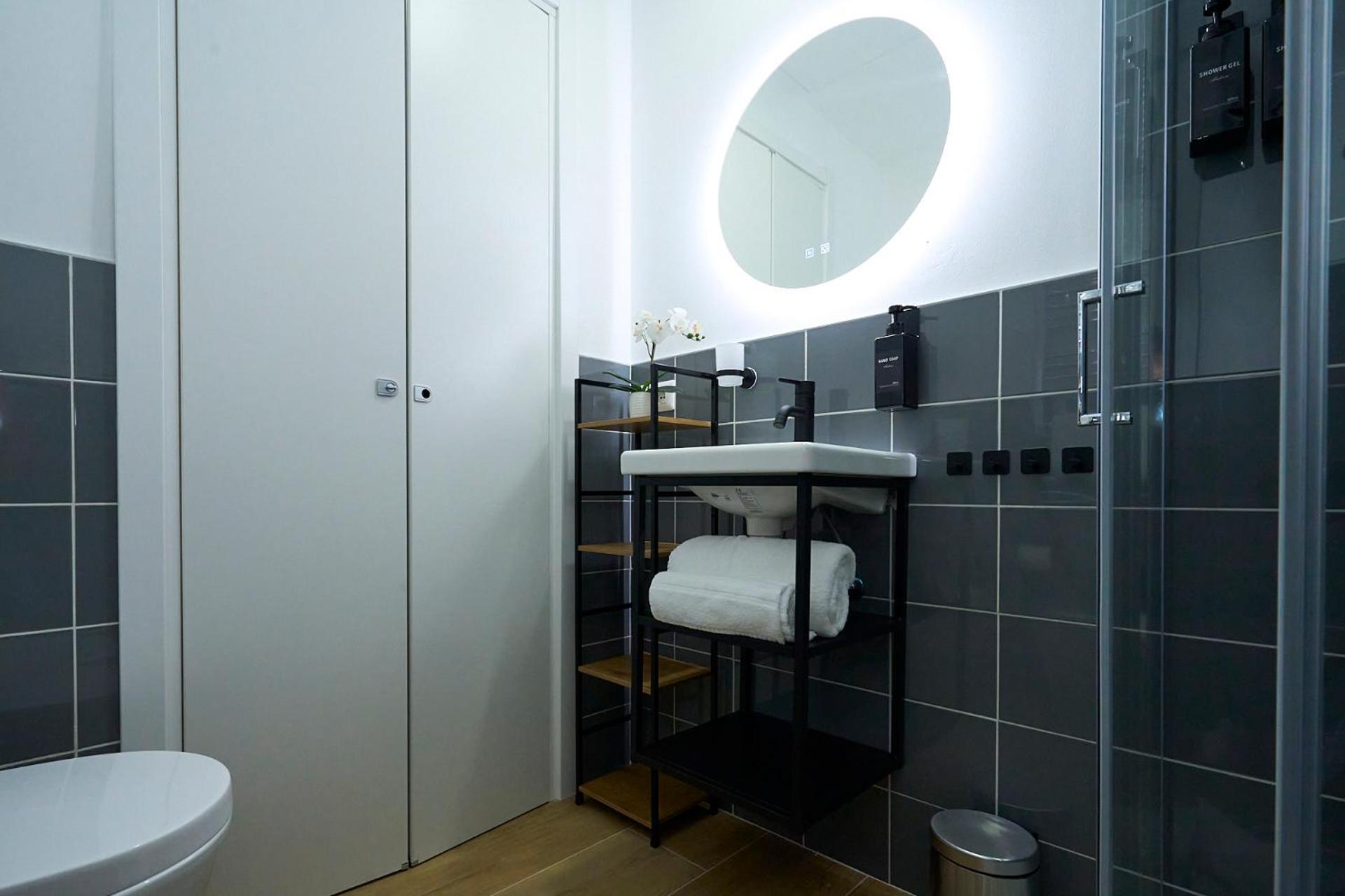 Duomo 10 Min - Cozy With Netflix & Wifi Διαμέρισμα Μιλάνο Εξωτερικό φωτογραφία