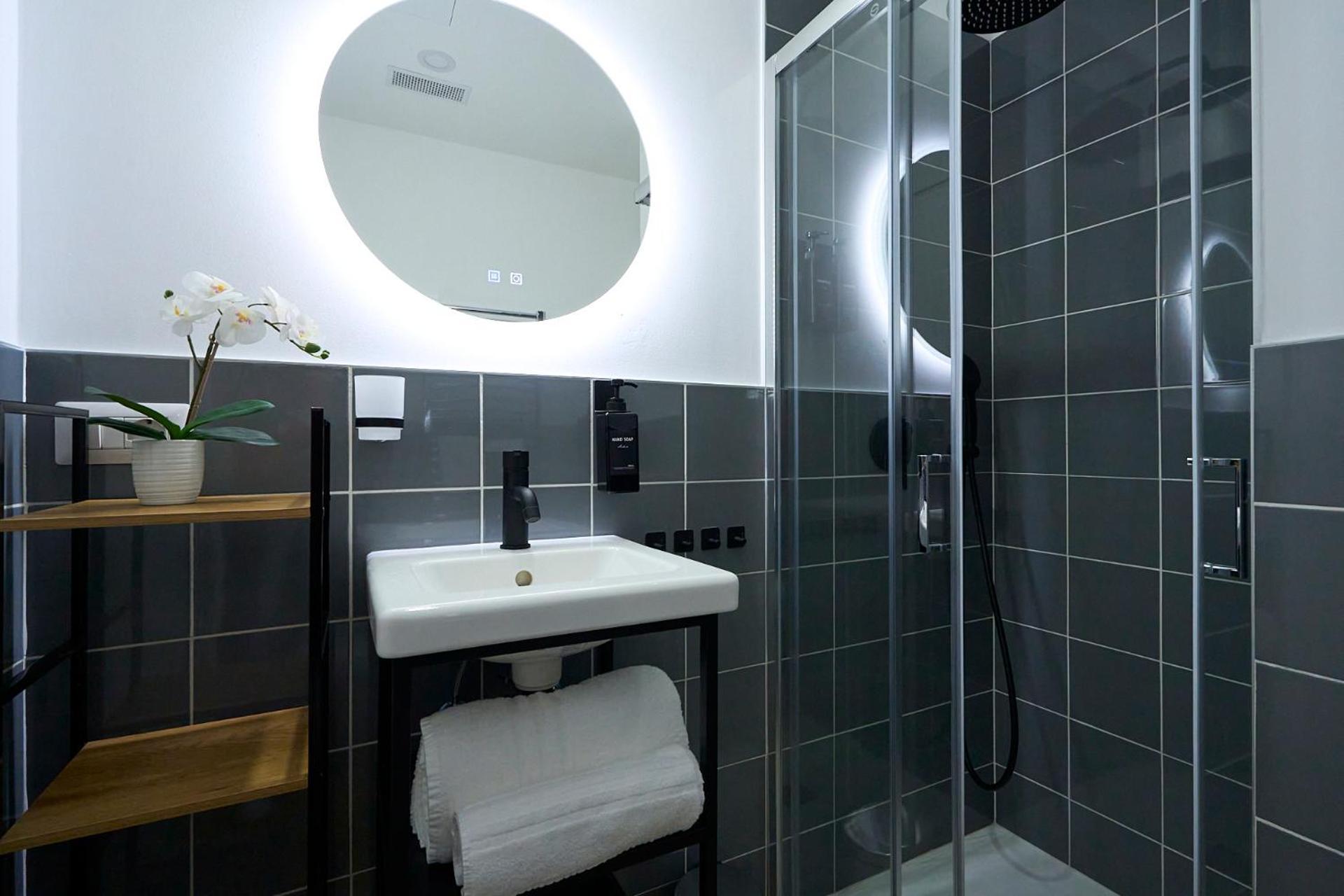 Duomo 10 Min - Cozy With Netflix & Wifi Διαμέρισμα Μιλάνο Εξωτερικό φωτογραφία